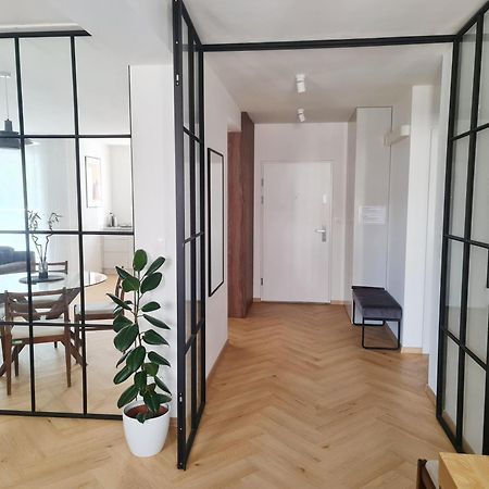 Beautiful New Apt In Old Town Near Train Station - Free Parking Bratislava Esterno foto