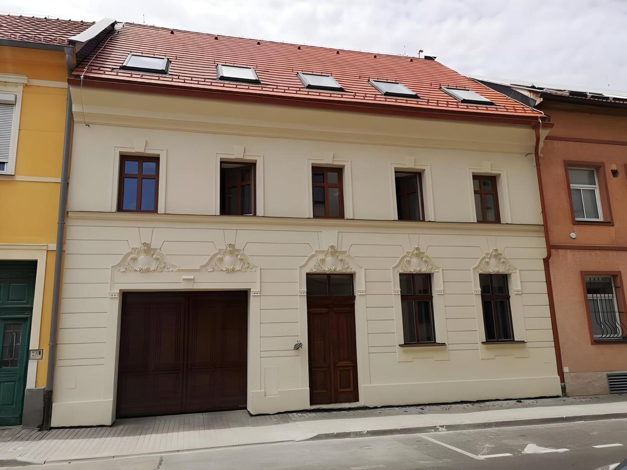 Beautiful New Apt In Old Town Near Train Station - Free Parking Bratislava Esterno foto