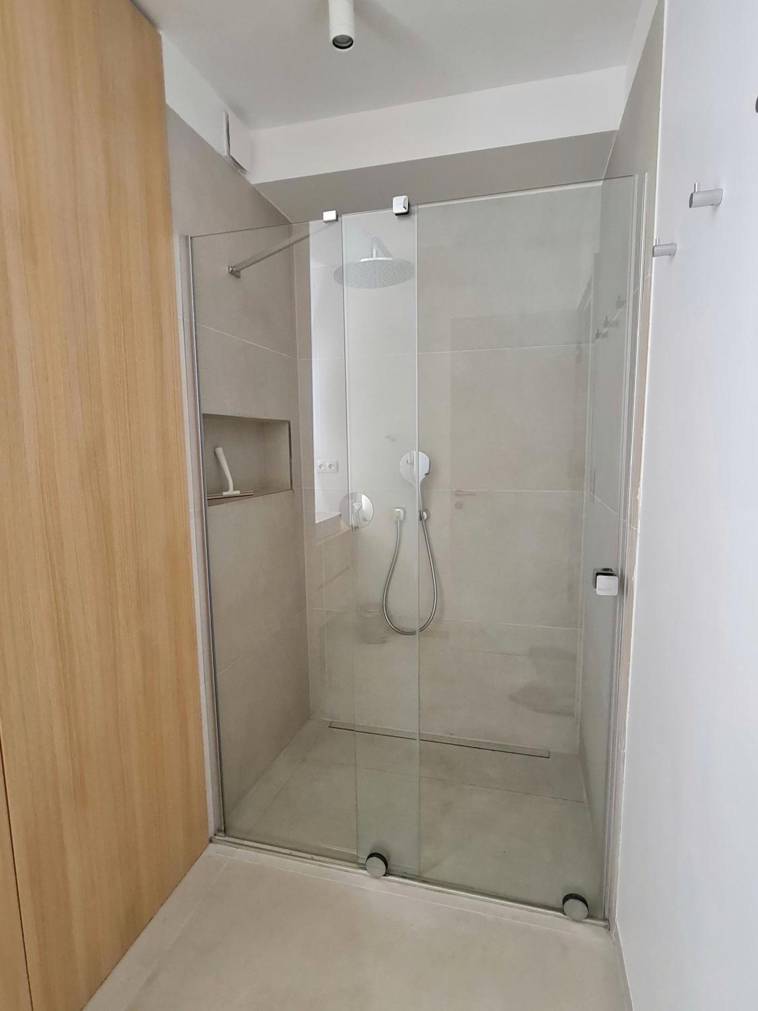 Beautiful New Apt In Old Town Near Train Station - Free Parking Bratislava Esterno foto